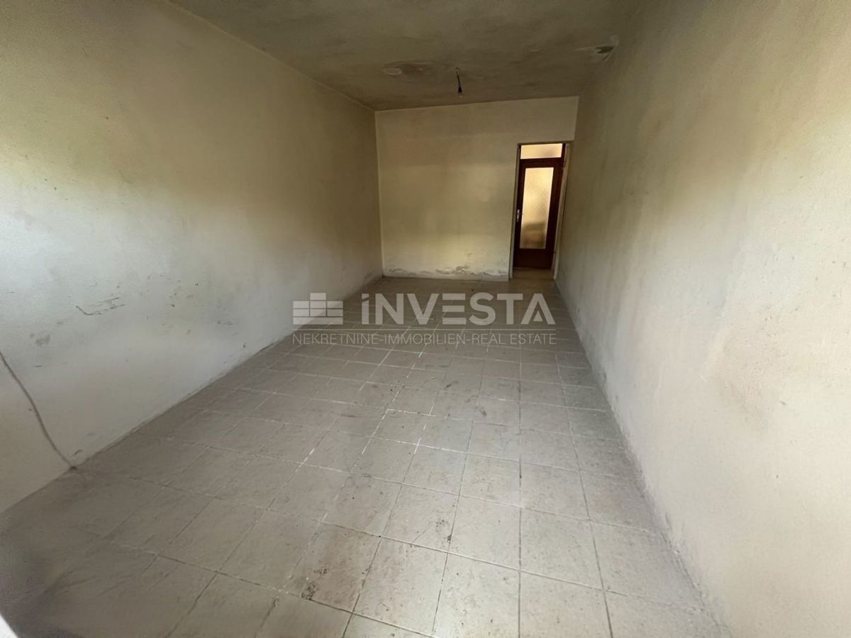 Pola, Stignano – casa indipendente con due appartamenti e un garage