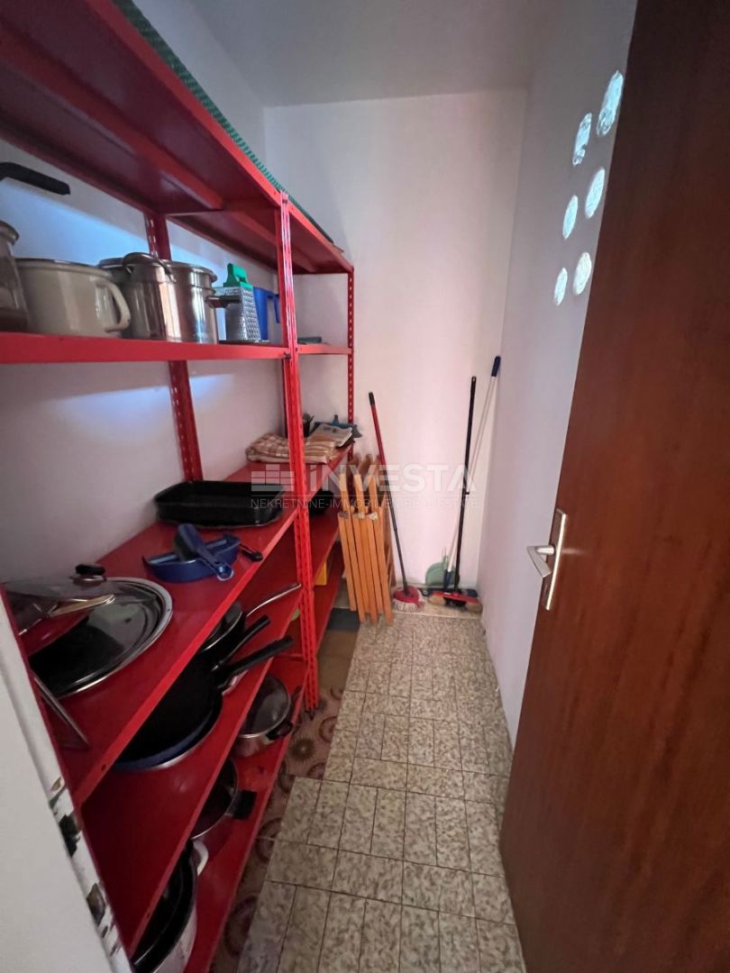 Pola, Stignano – casa indipendente con due appartamenti e un garage