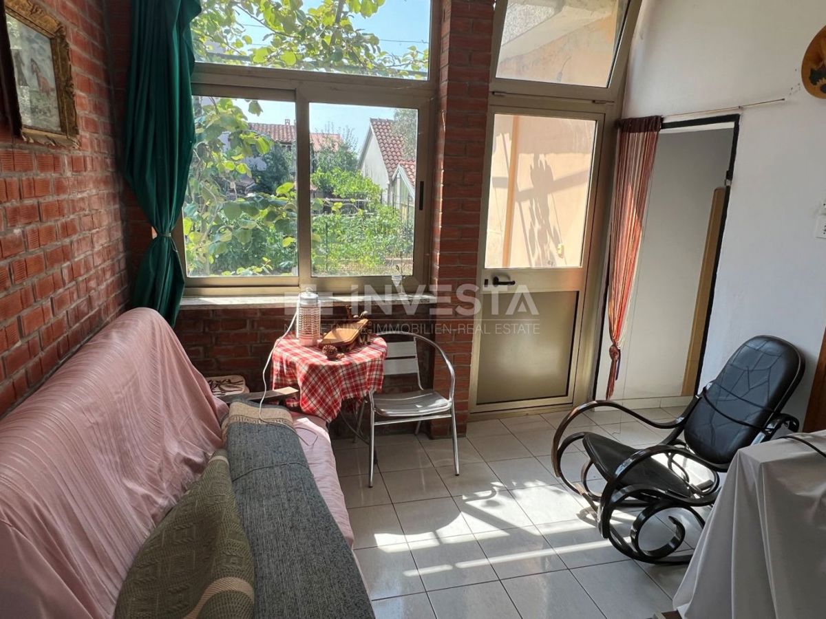 Pola, Stignano – casa indipendente con due appartamenti e un garage