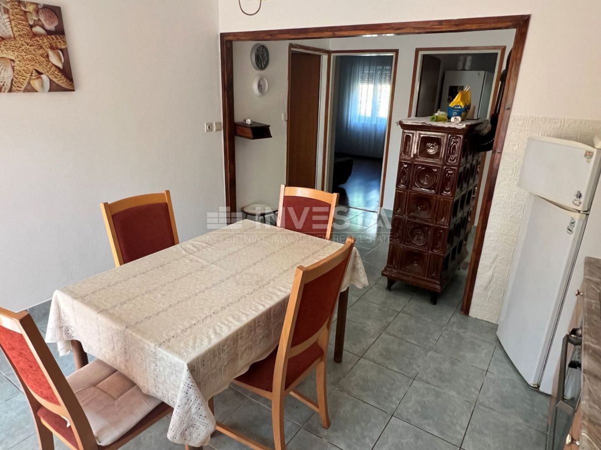 Pola, Stignano – casa indipendente con due appartamenti e un garage