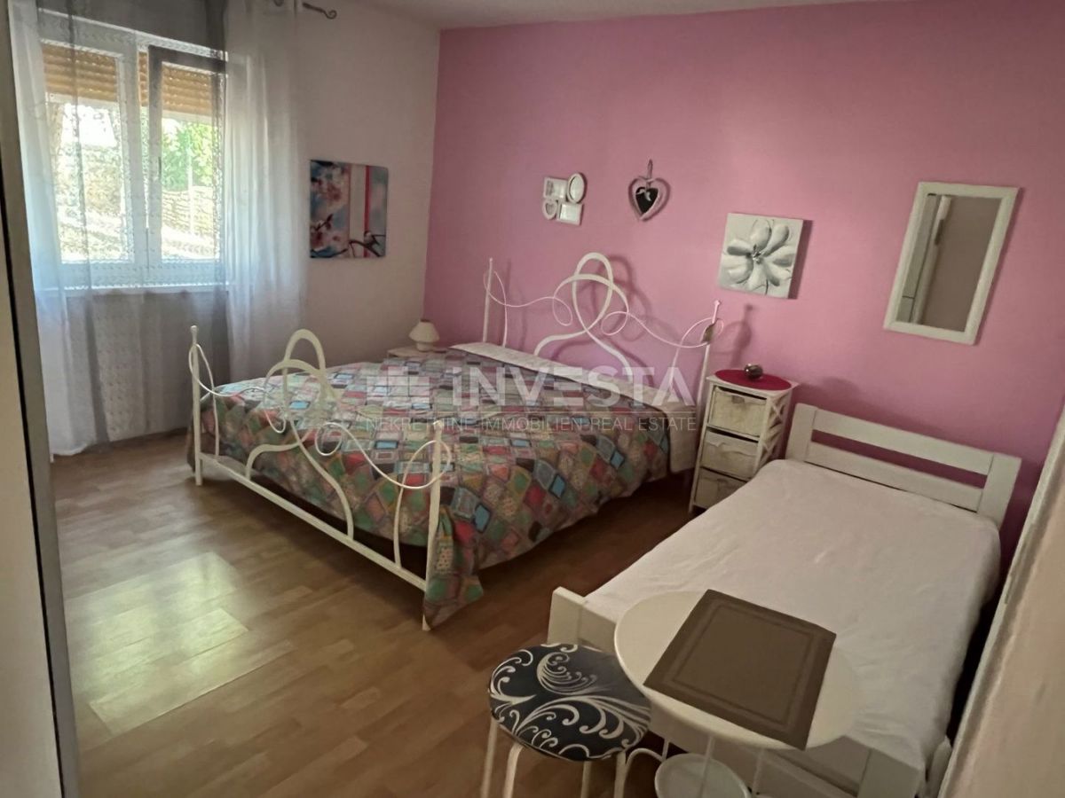 Pola, Stignano – casa indipendente con due appartamenti e un garage