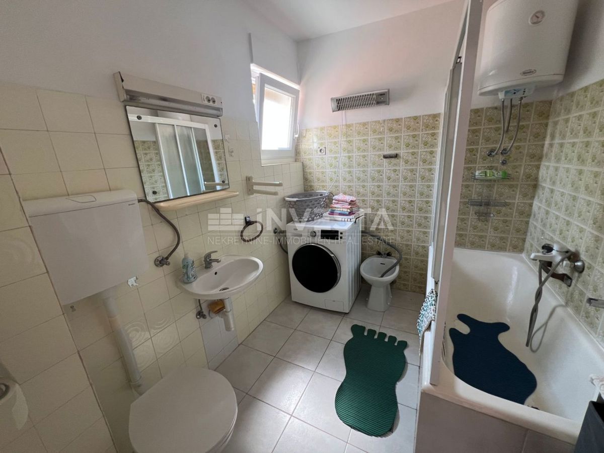 Pola, Stignano – casa indipendente con due appartamenti e un garage