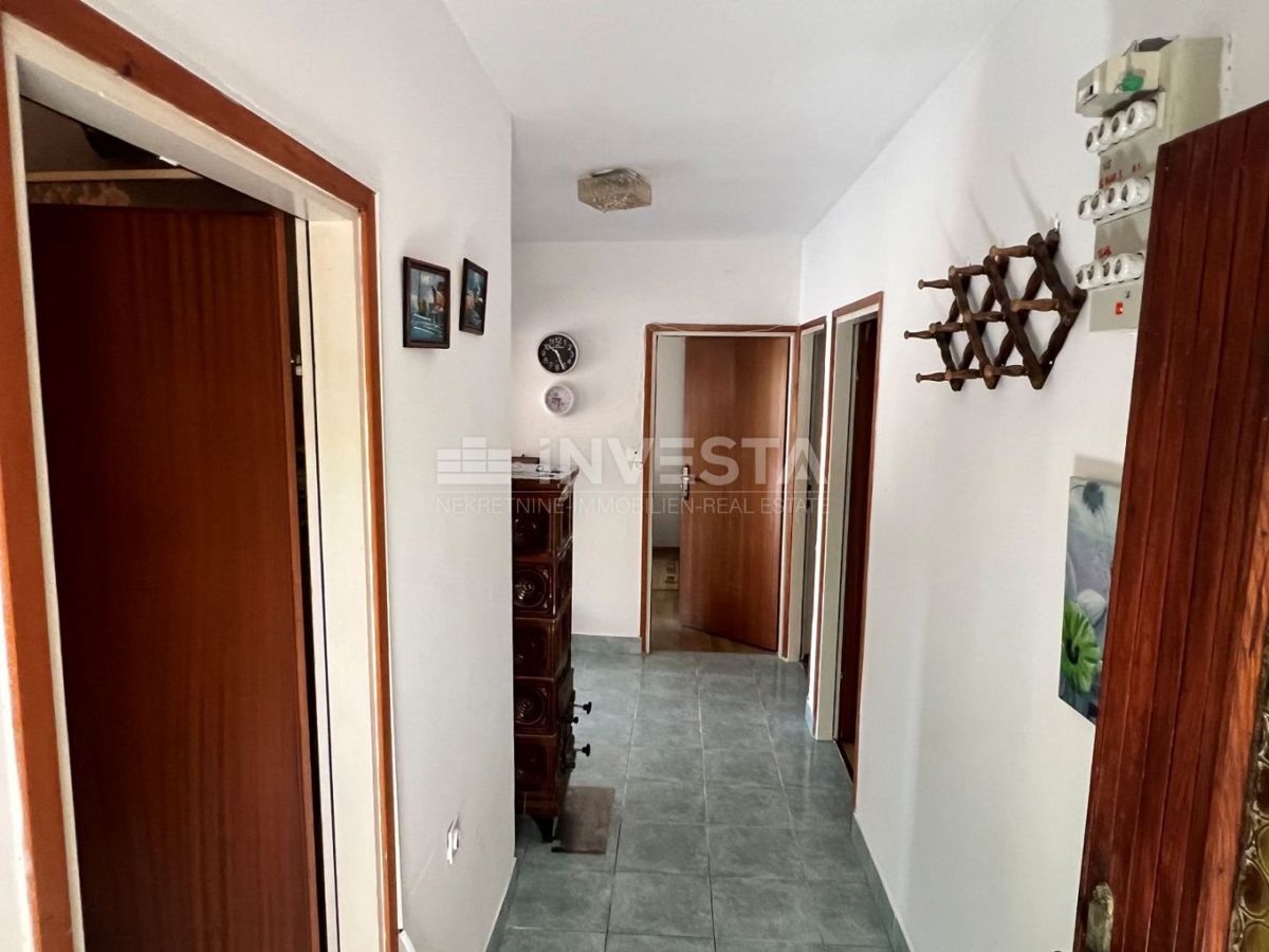 Pola, Stignano – casa indipendente con due appartamenti e un garage