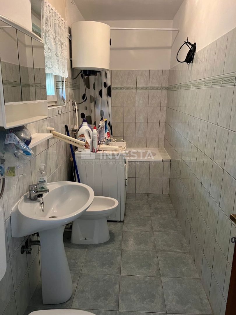 Pola, Stignano – casa indipendente con due appartamenti e un garage