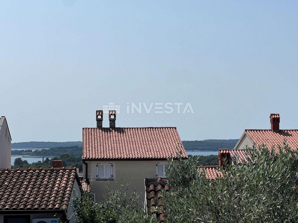 Pola, Stignano – casa indipendente con due appartamenti e un garage