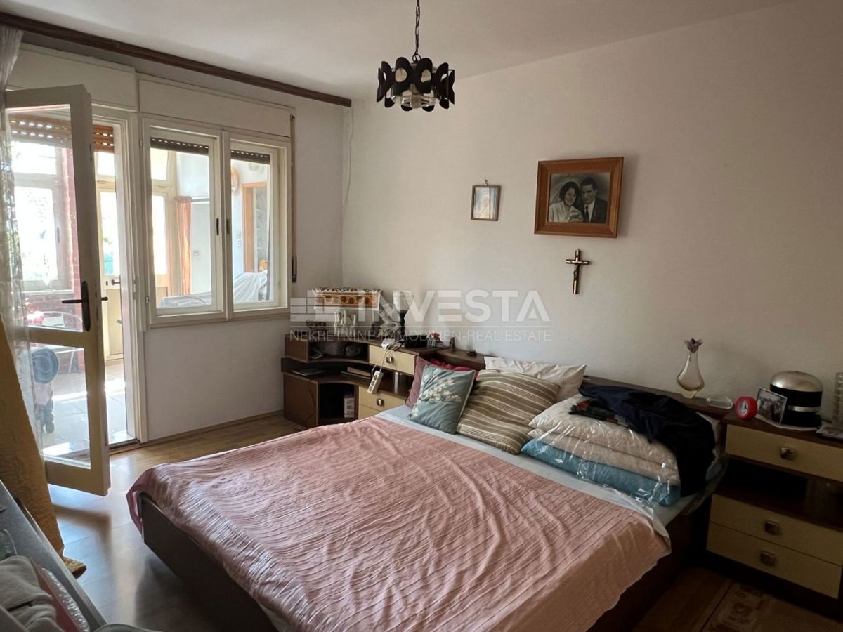 Pola, Stignano – casa indipendente con due appartamenti e un garage