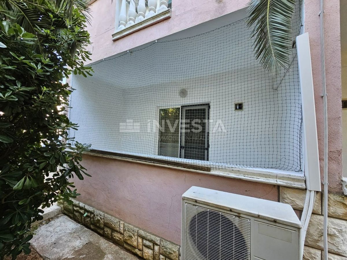 Medulin, appartamento al piano terra, terrazza, piscina