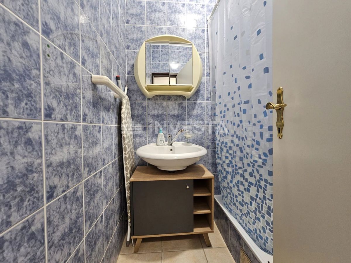 Medulin, appartamento al piano terra, terrazza, piscina