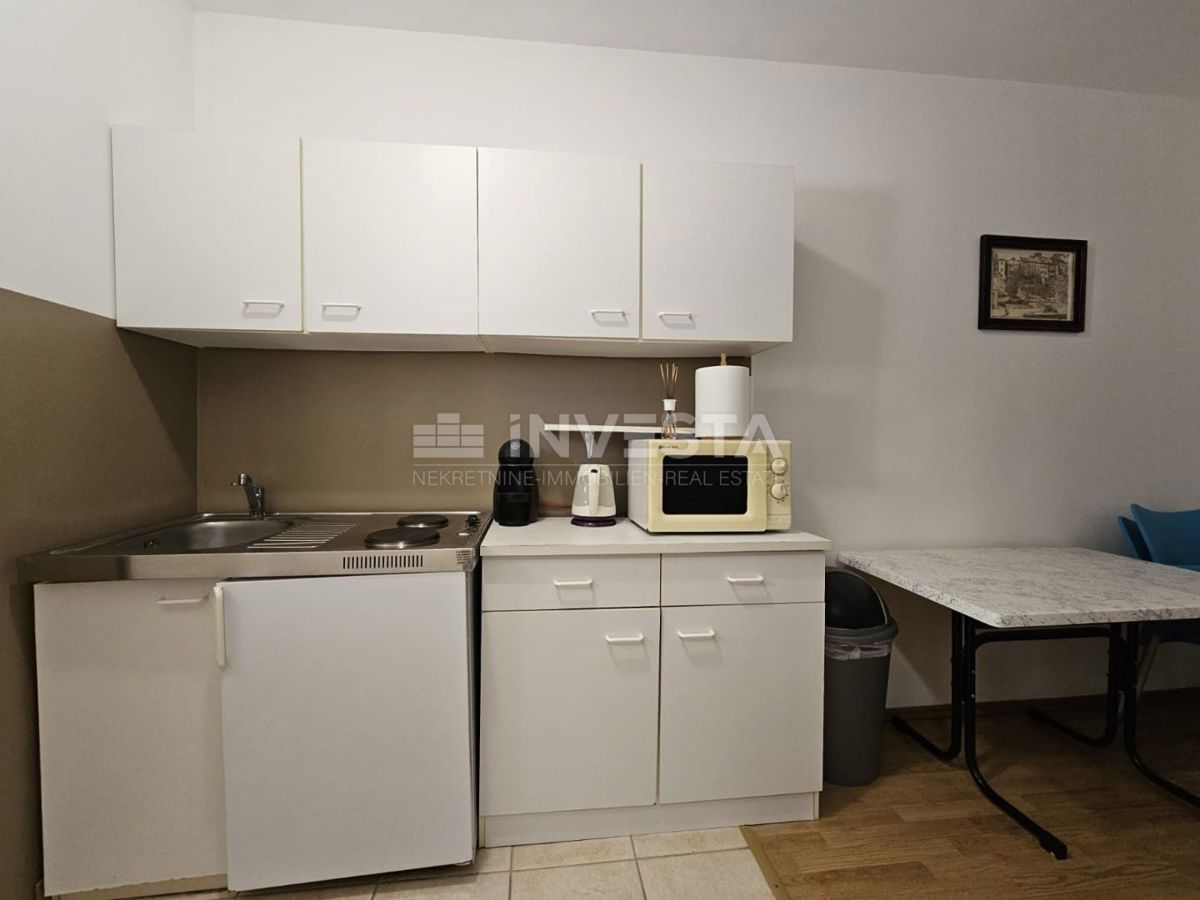 Medulin, appartamento al piano terra, terrazza, piscina