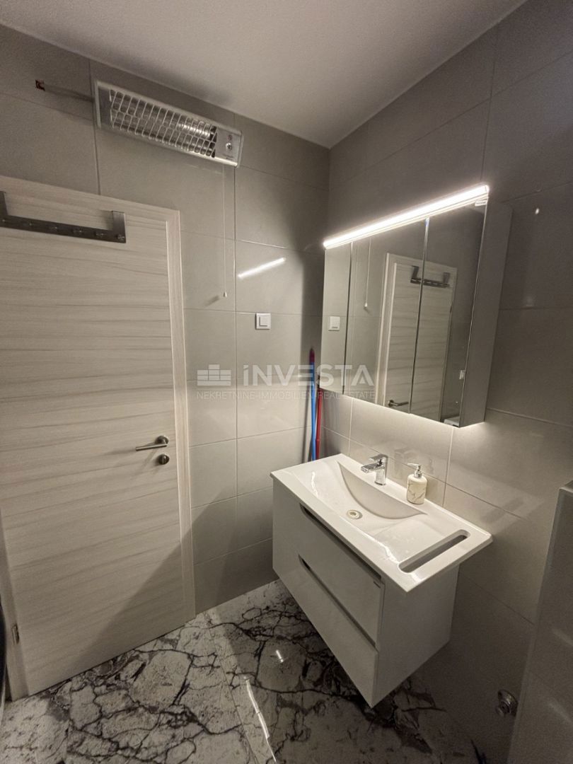 Peroi, appartamento nuovo arredato con vista parziale sul mare