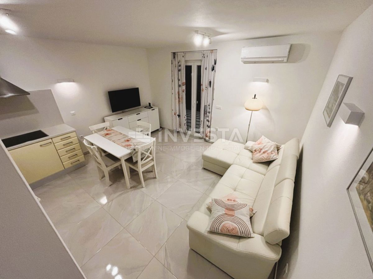 Peroi, appartamento nuovo arredato con vista parziale sul mare