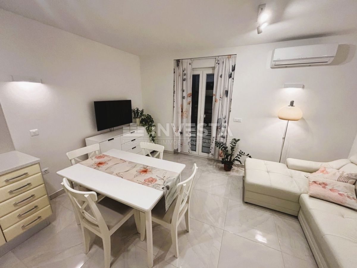 Peroi, appartamento nuovo arredato con vista parziale sul mare