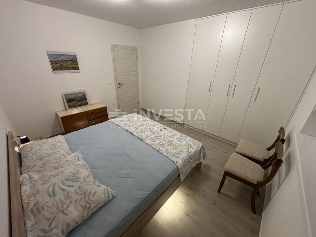 Peroi, appartamento nuovo arredato con vista parziale sul mare