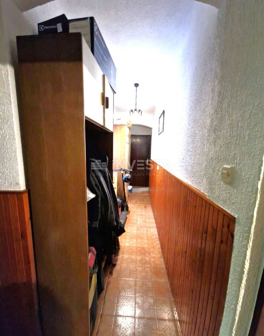 Appartamento nel centro città, piano terra, due camere da letto.