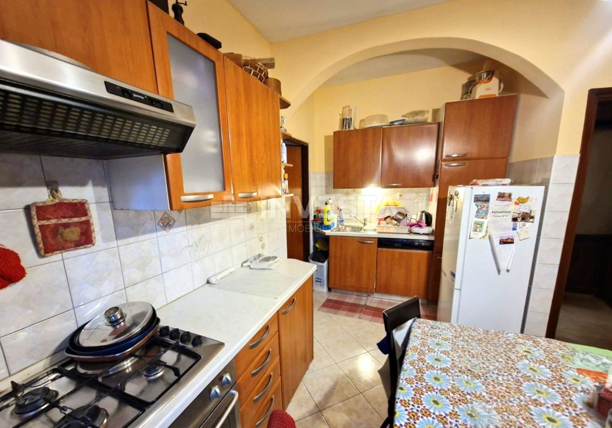 Appartamento nel centro città, piano terra, due camere da letto.