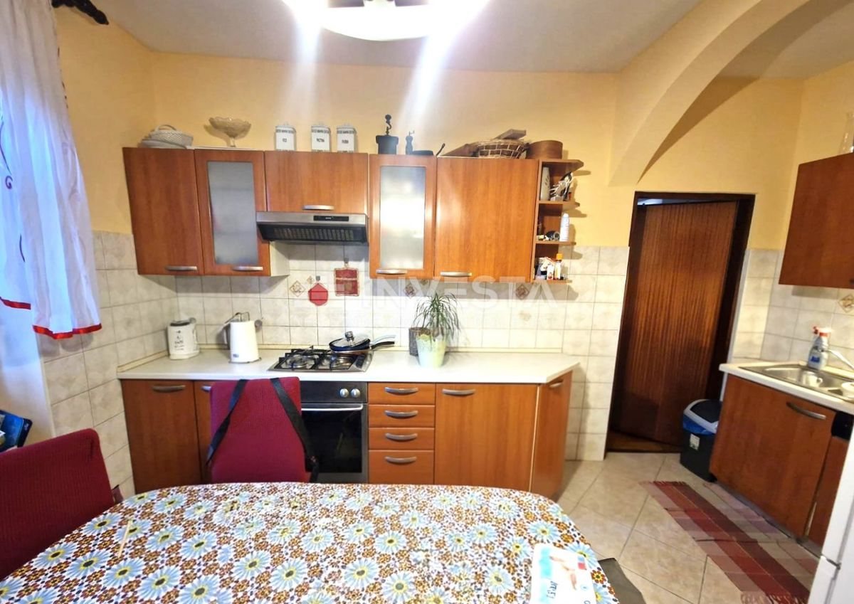 Appartamento nel centro città, piano terra, due camere da letto.