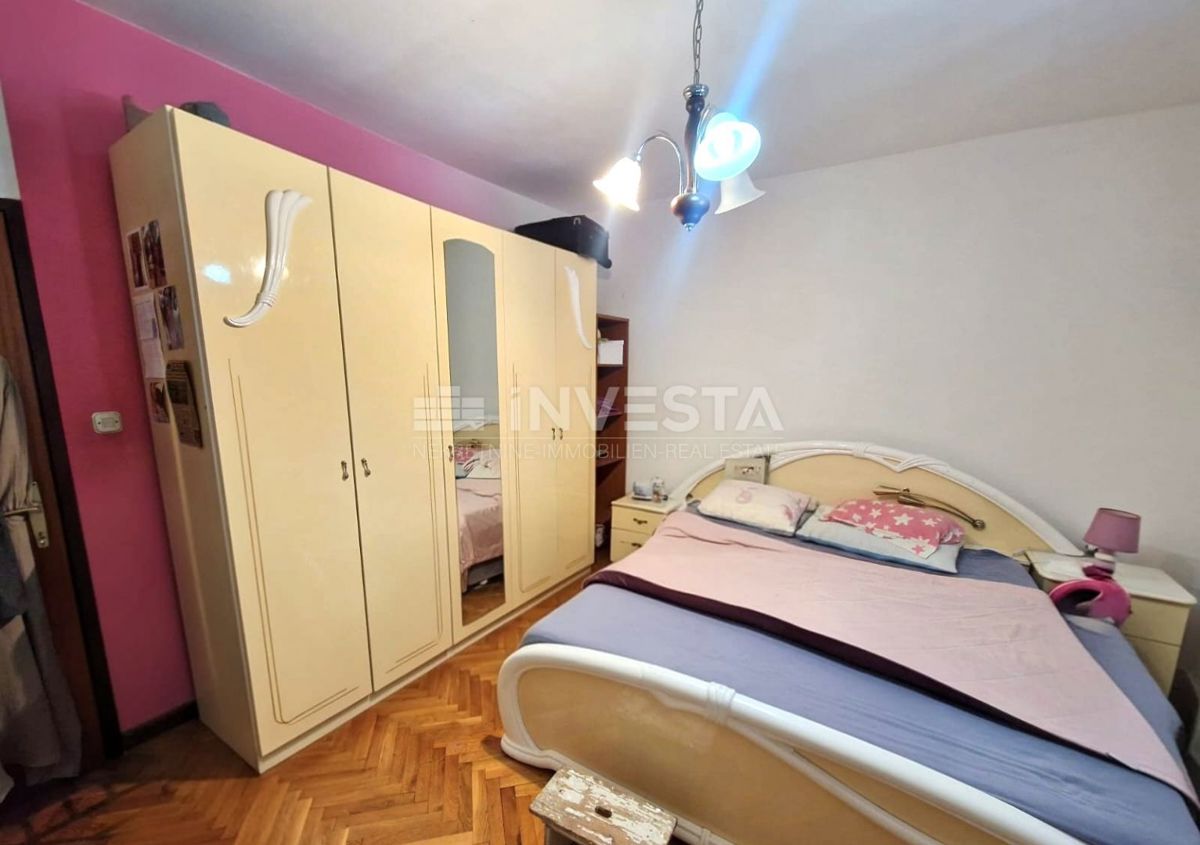 Appartamento nel centro città, piano terra, due camere da letto.