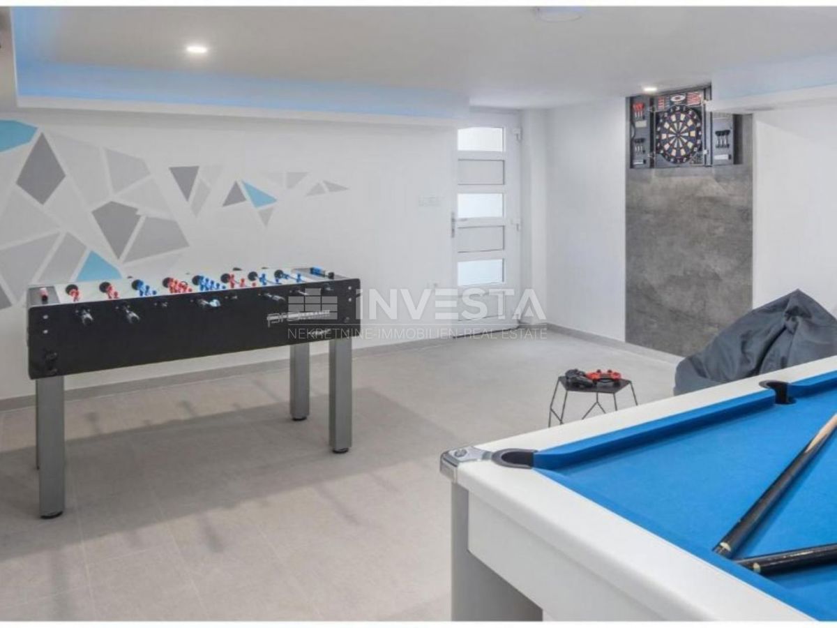 Villa con piscina, vista mare e appartamento aggiuntivo