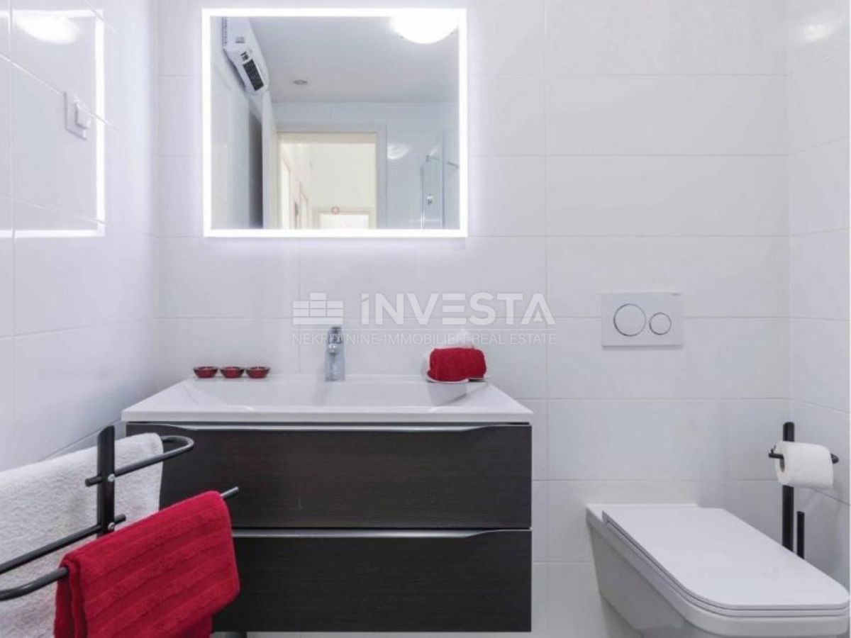 Villa con piscina, vista mare e appartamento aggiuntivo