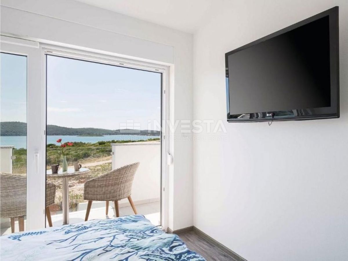 Villa con piscina, vista mare e appartamento aggiuntivo