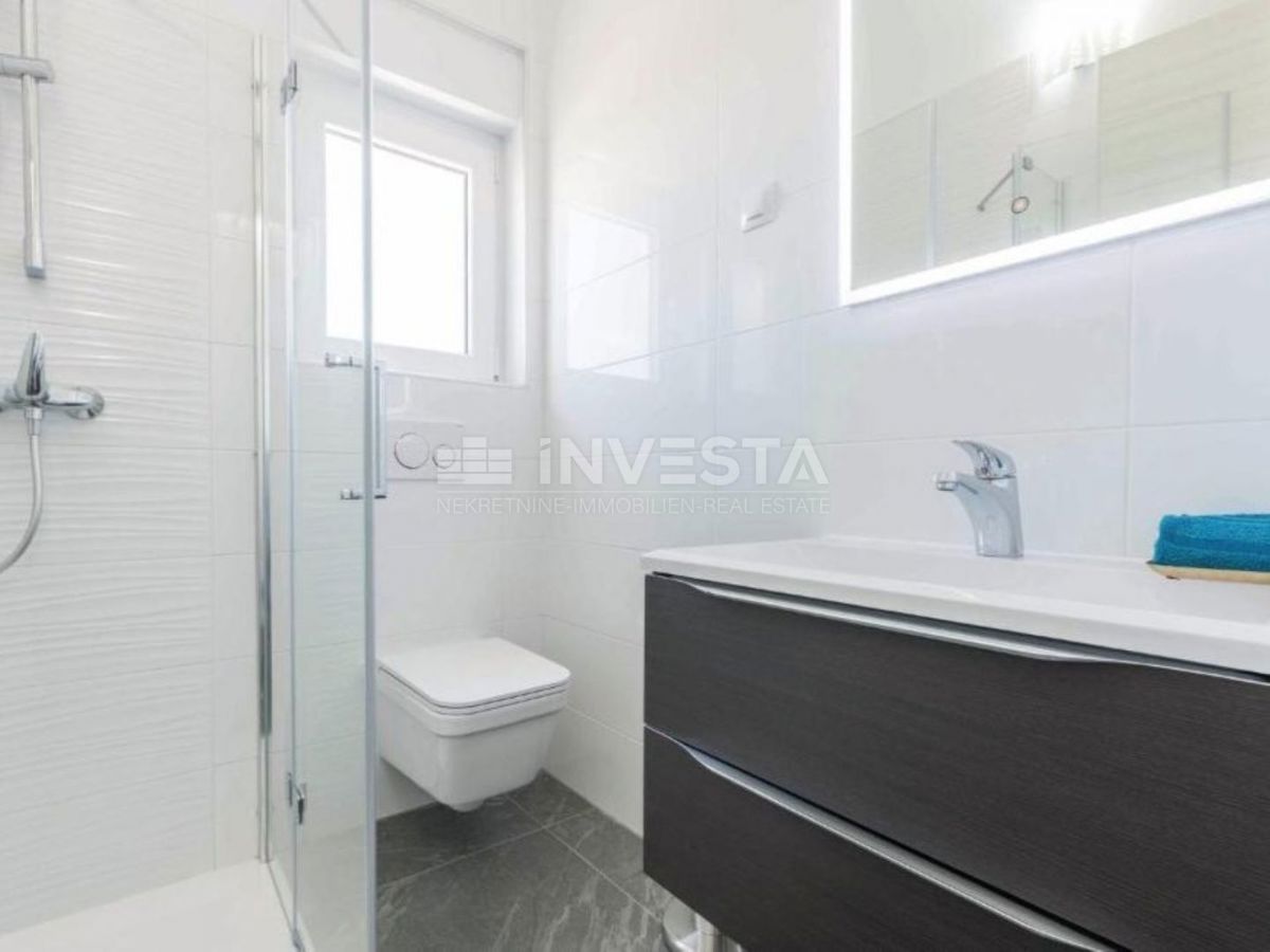 Villa con piscina, vista mare e appartamento aggiuntivo