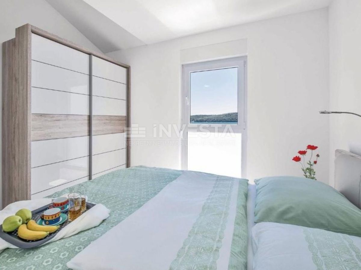 Villa con piscina, vista mare e appartamento aggiuntivo