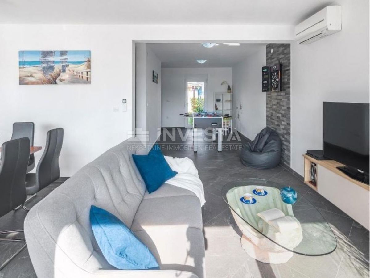 Villa con piscina, vista mare e appartamento aggiuntivo