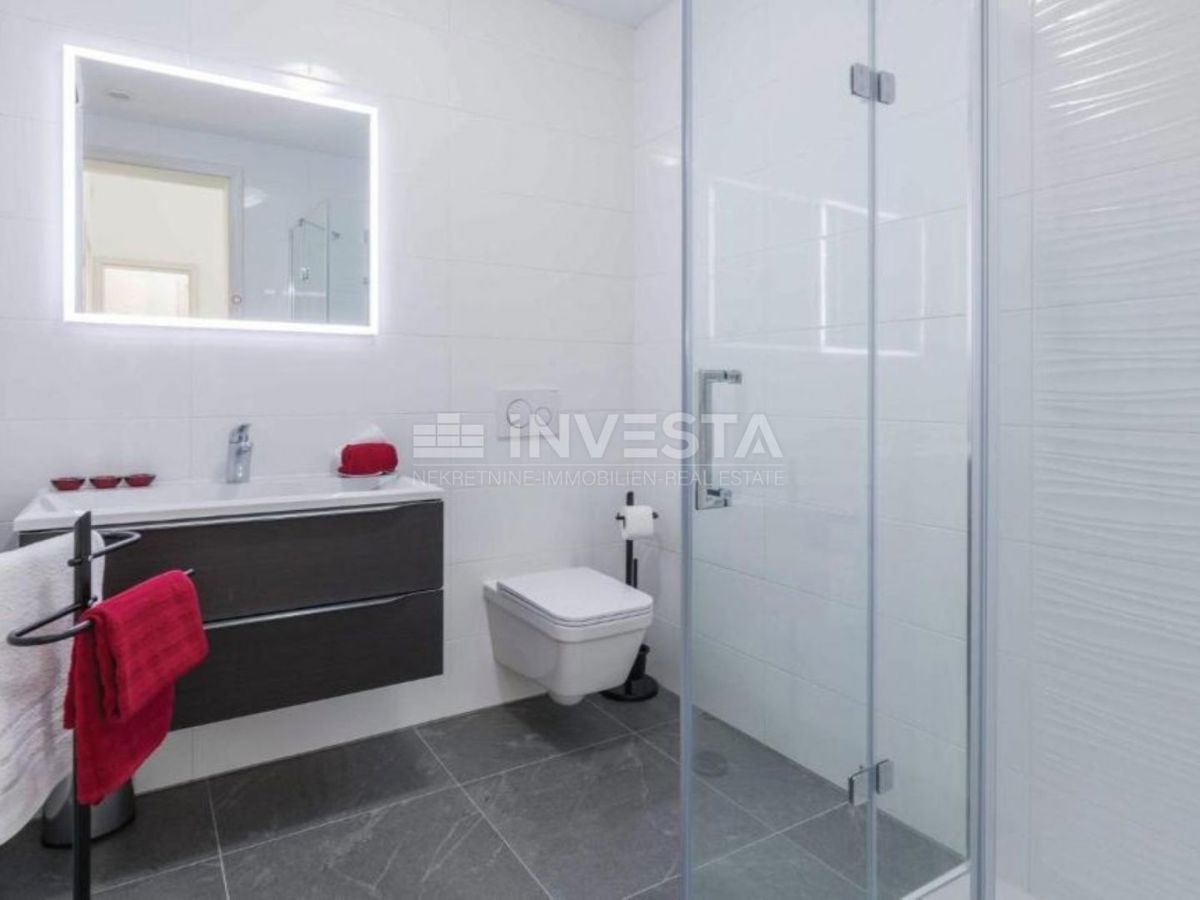 Villa con piscina, vista mare e appartamento aggiuntivo