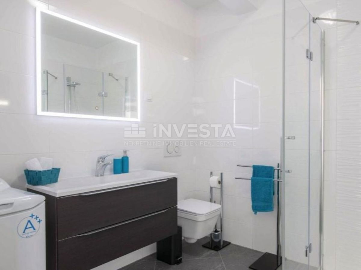 Villa con piscina, vista mare e appartamento aggiuntivo