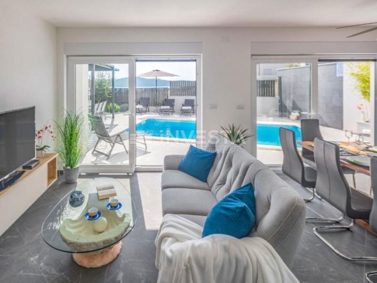 Villa con piscina, vista mare e appartamento aggiuntivo