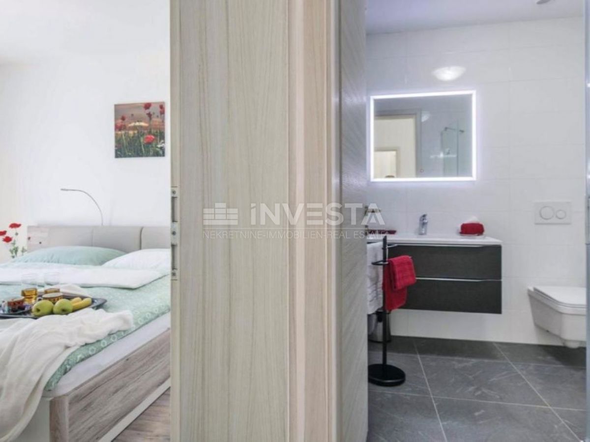 Villa con piscina, vista mare e appartamento aggiuntivo