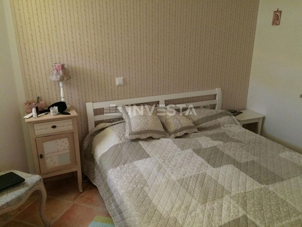 Barbariga, casa al piano terra con parcheggio, superficie 90m²