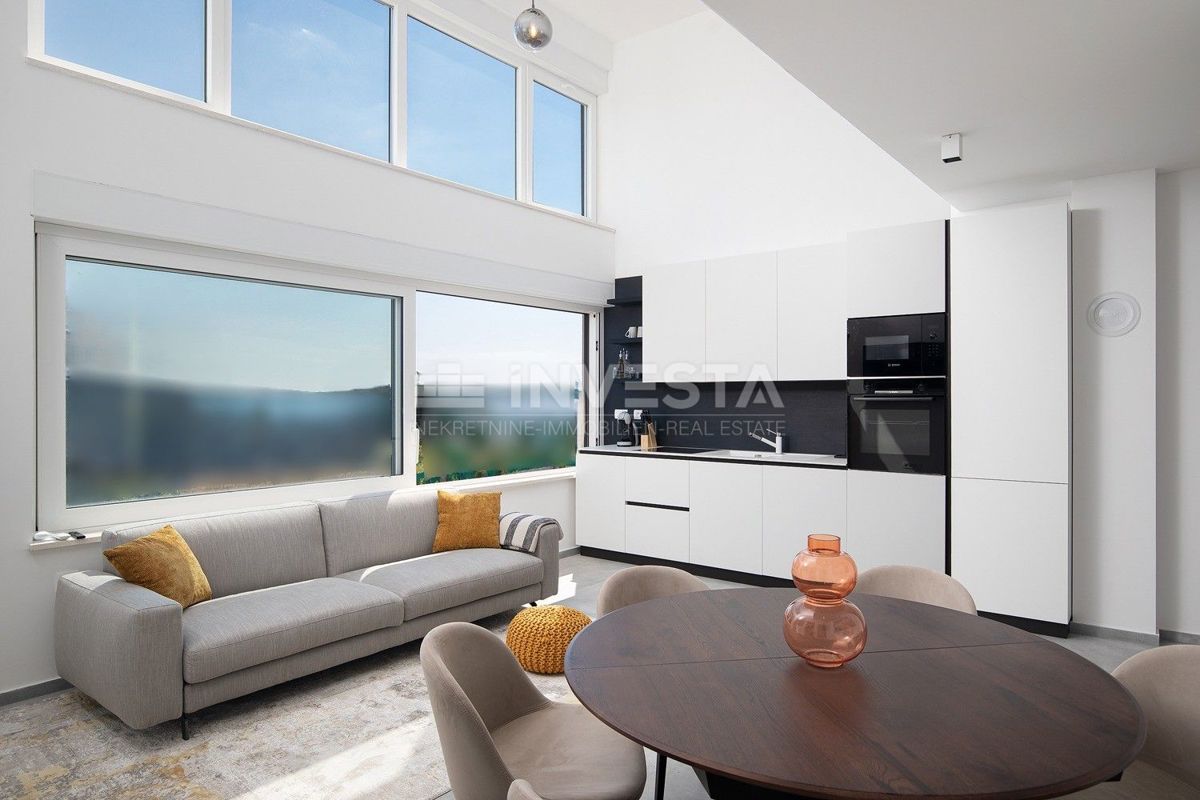 Fažana, Ampio Penthouse con Vista Mare