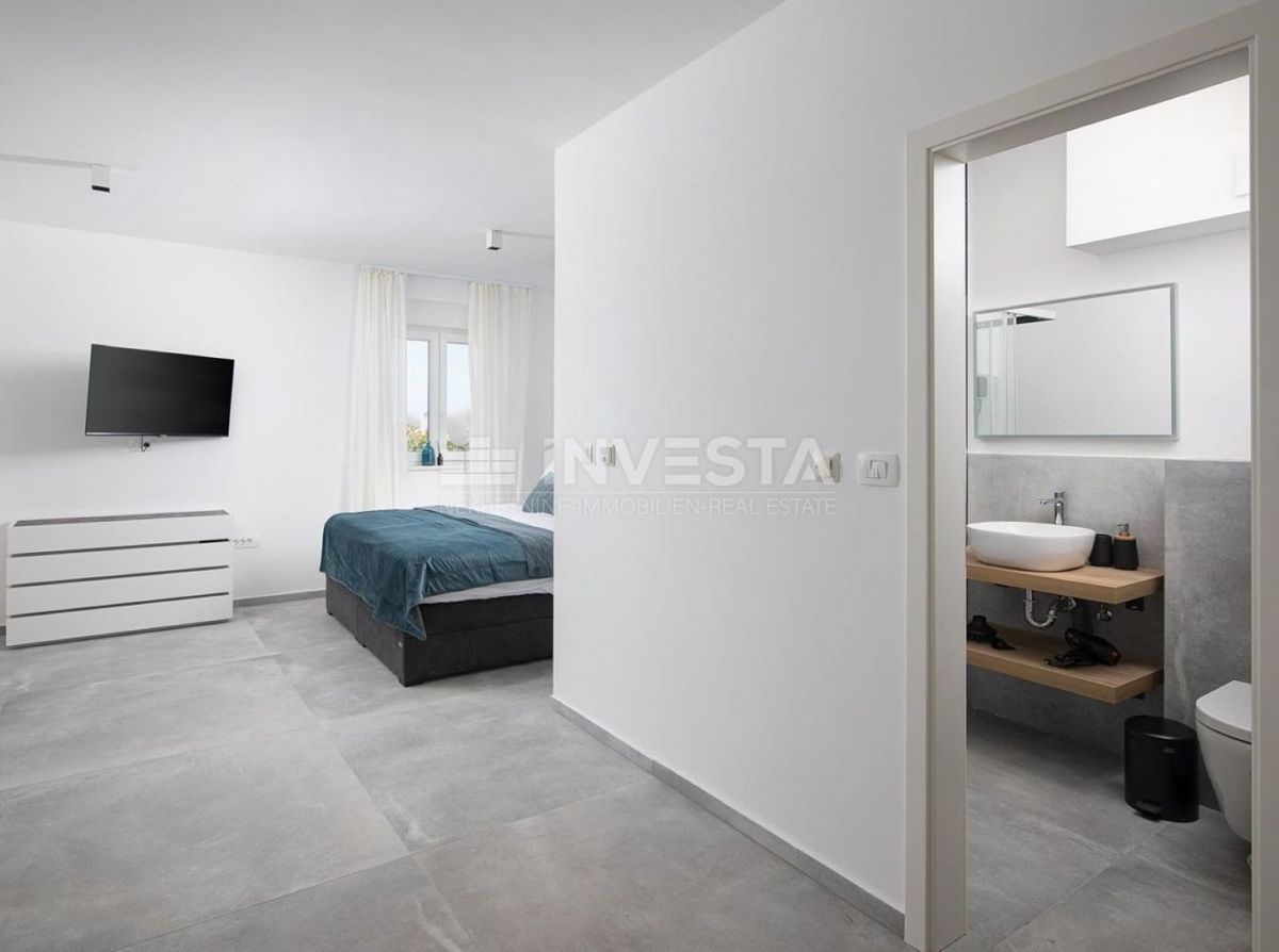 Fažana, Ampio Penthouse con Vista Mare