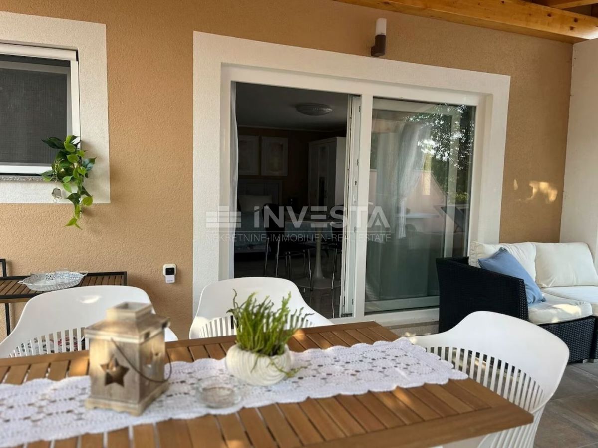 Barban, dintorni, casa con due appartamenti, piscina