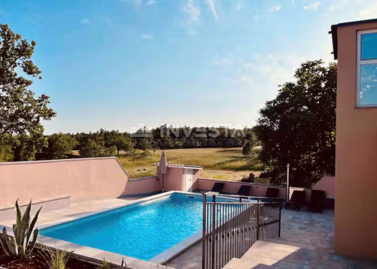 Barban, dintorni, casa con due appartamenti, piscina