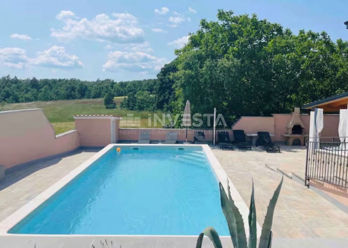 Barban, dintorni, casa con due appartamenti, piscina