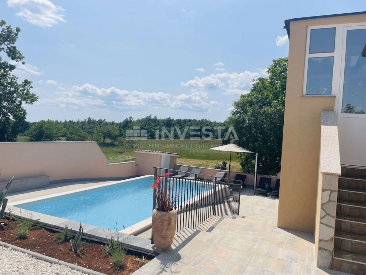 Barban, dintorni, casa con due appartamenti, piscina