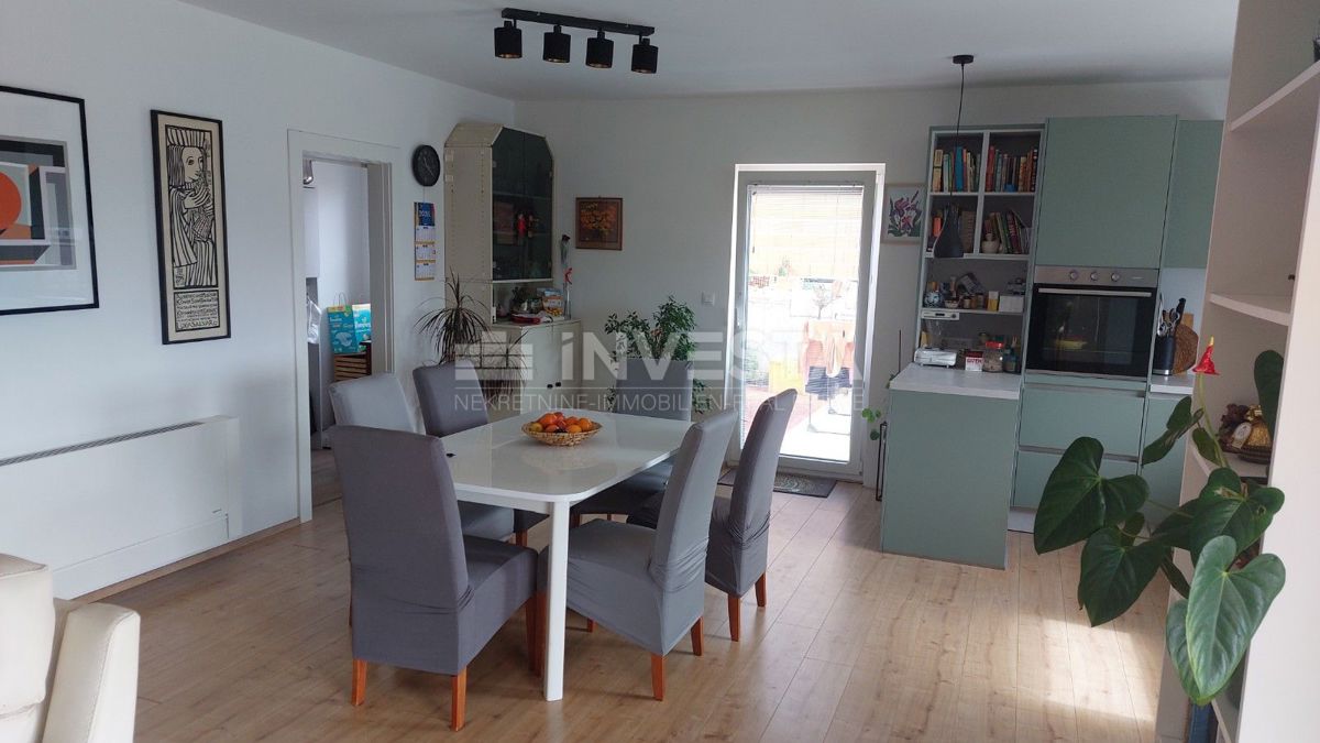 Casa intelligente con piscina