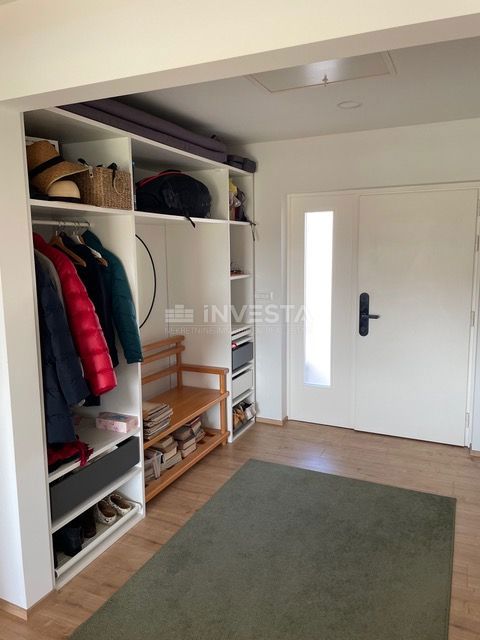 Casa intelligente con piscina