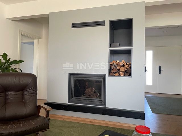 Casa intelligente con piscina