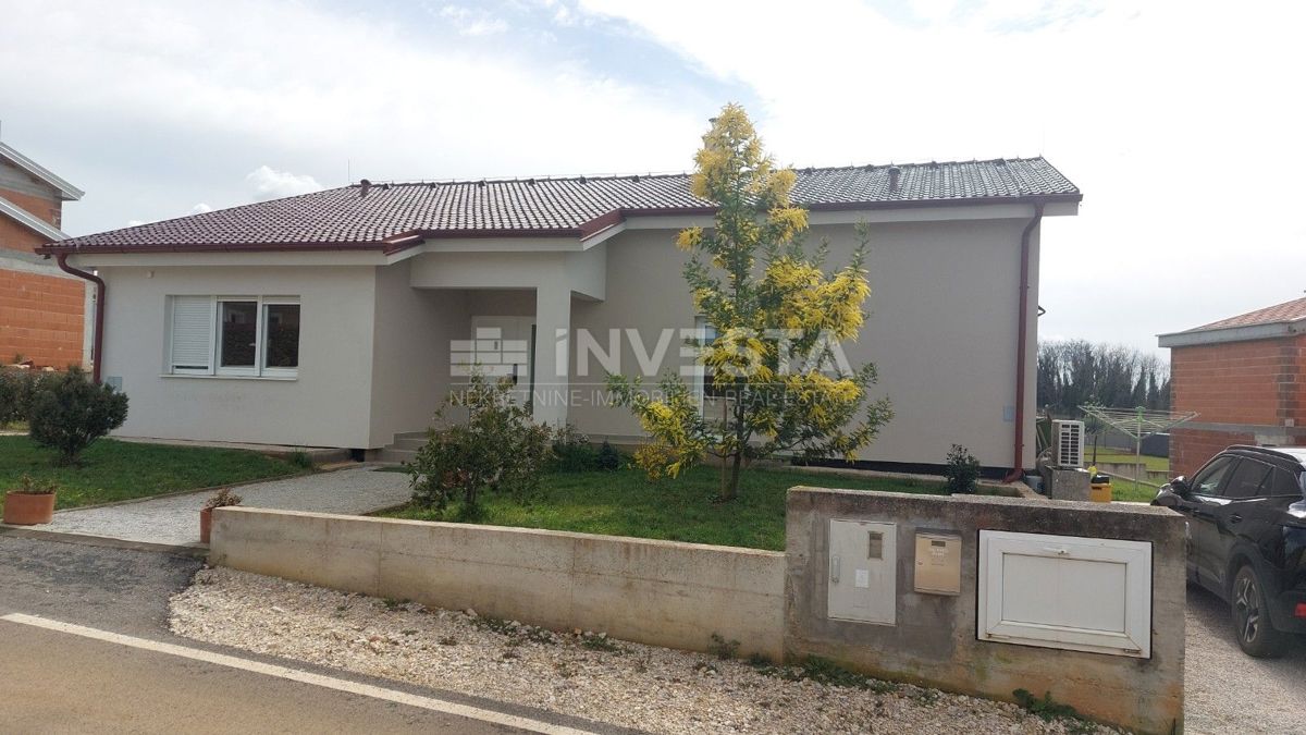 Casa intelligente con piscina