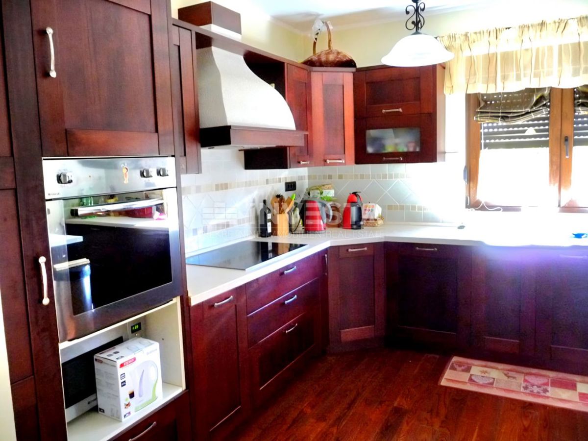 Umag, villa arredata in una posizione esclusiva vicino al mare