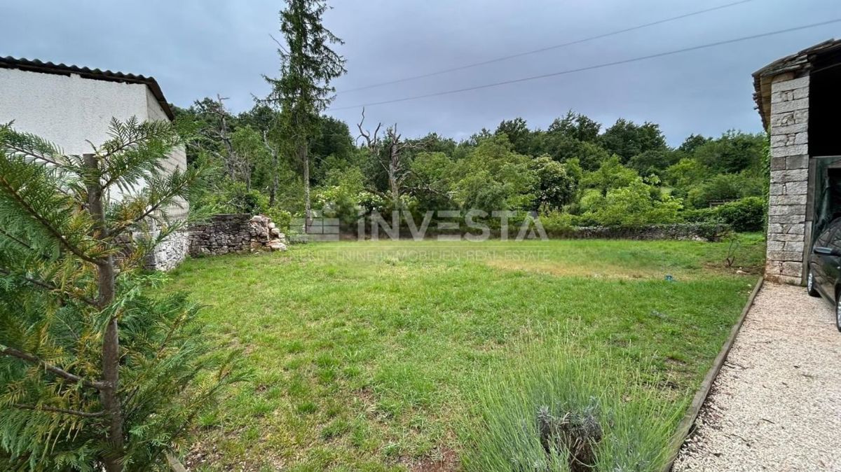Casa con terreno edificabile nei dintorni di Pisino