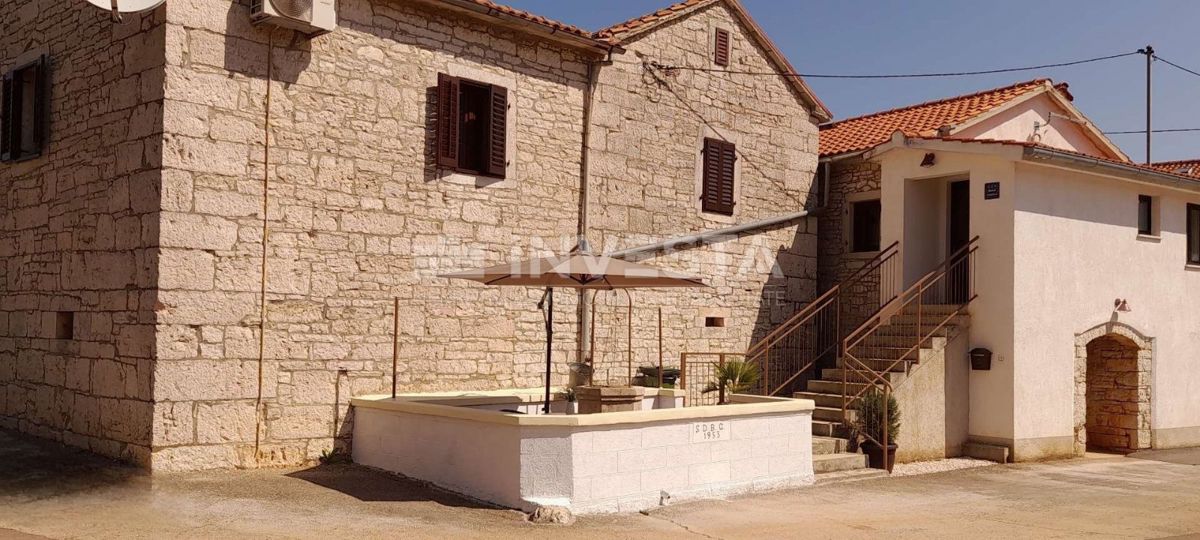 Casa con terreno edificabile nei dintorni di Pisino