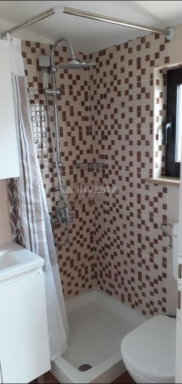 Casa con terreno edificabile nei dintorni di Pisino