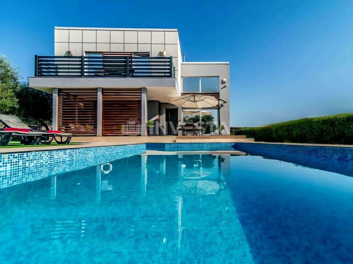 Vodnjan, villa impressionante con piscina riscaldata, ampio giardino