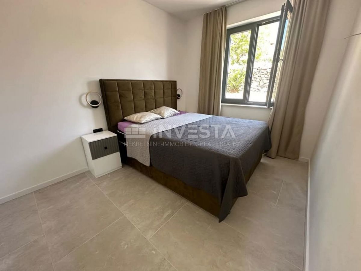 Dintorni di Labina, moderna villa al piano terra di 2 unità abitative, NUOVA!