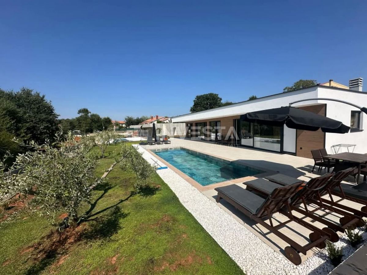 Dintorni di Labina, moderna villa al piano terra di 2 unità abitative, NUOVA!