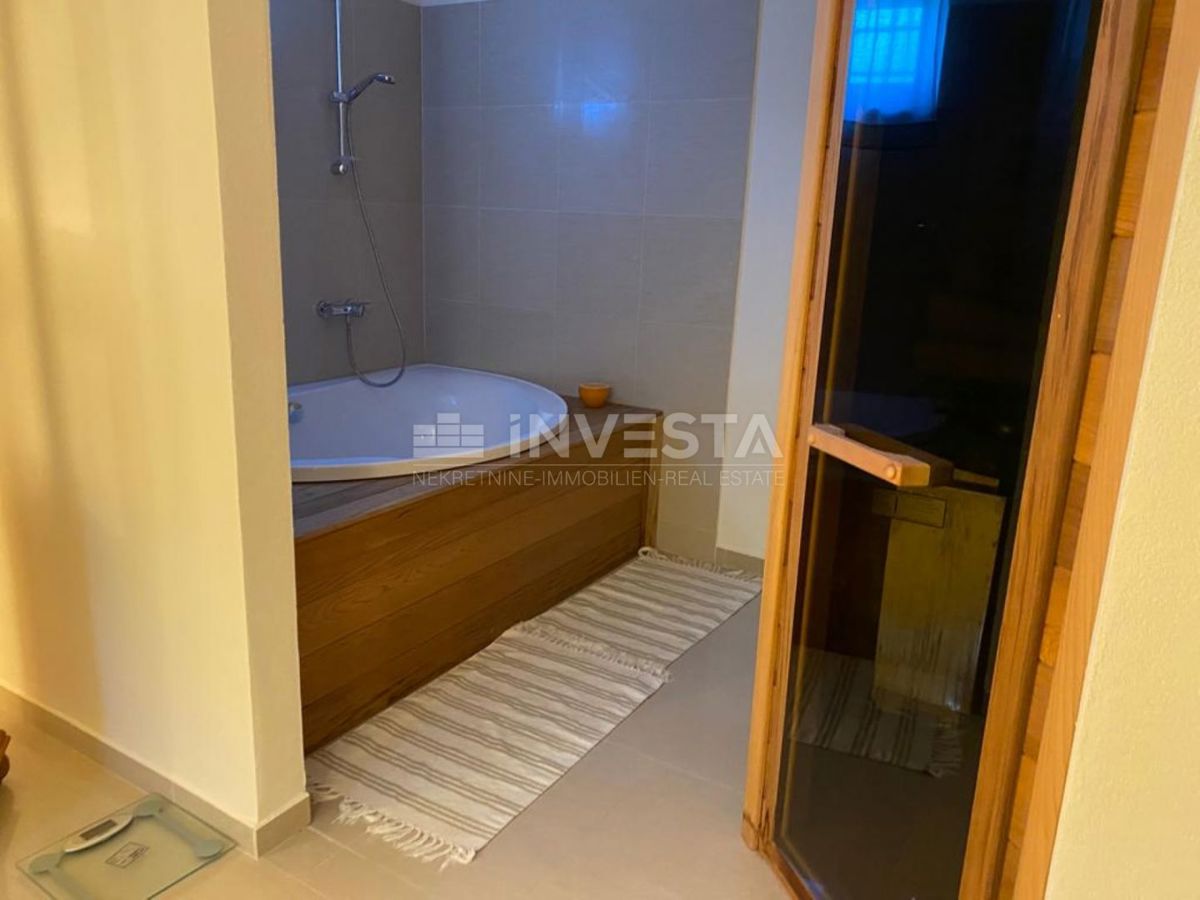 Pula, Pješčana uvala, attico 152 m2, 200 m dal mare